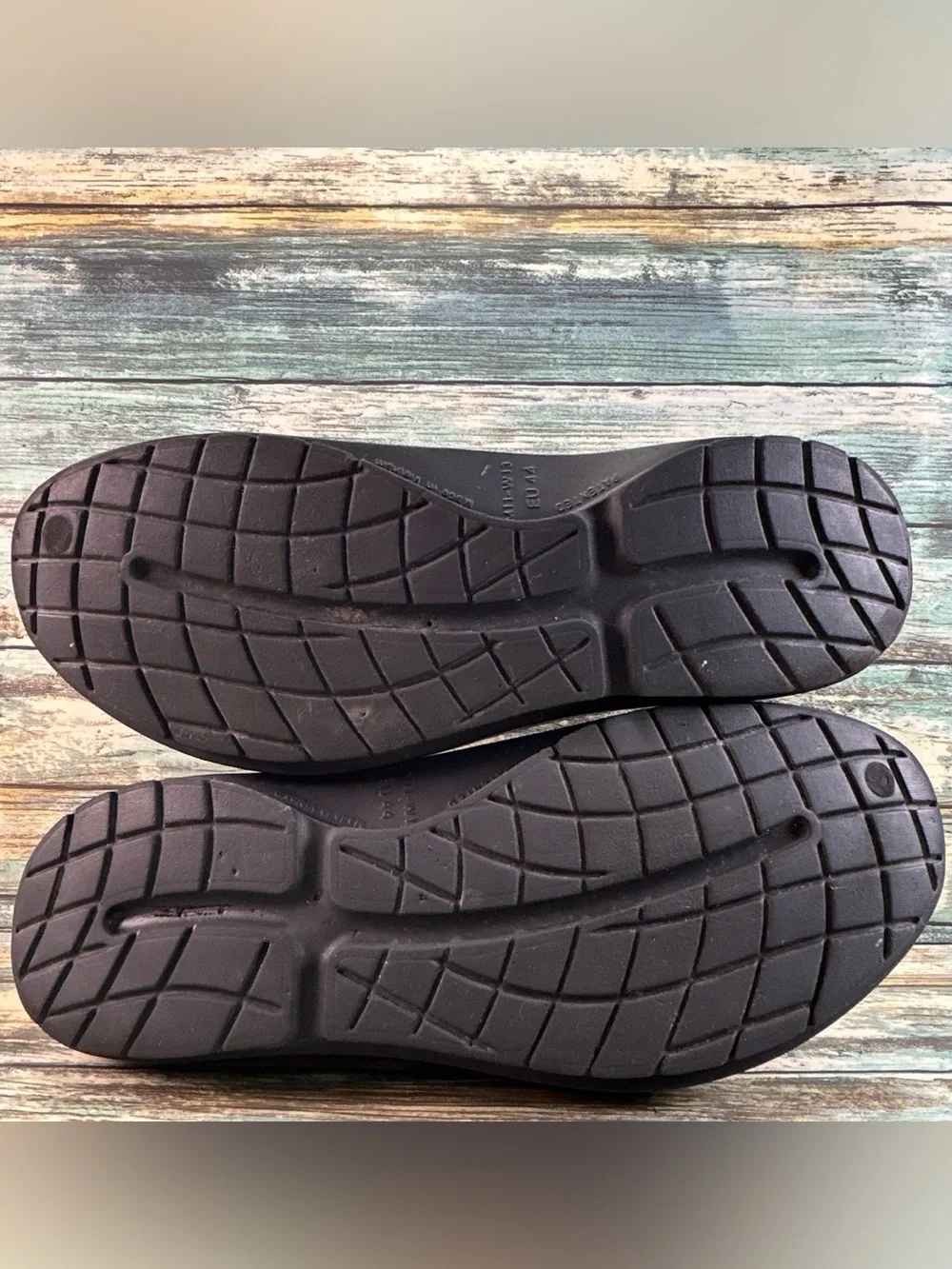 OOFOS OOcando Recovery Sandals Size 11 Black Rubber Hook & Loop Strap Water Shoe